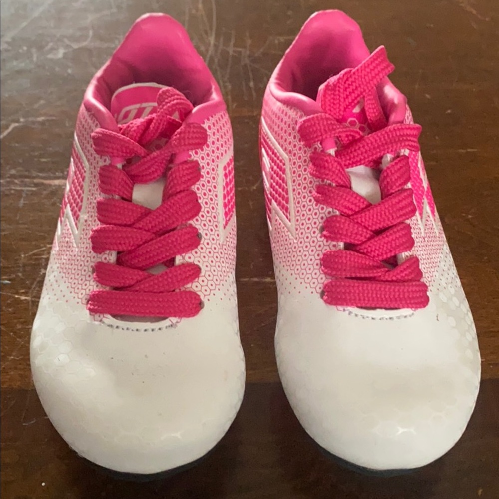 Soccer cleats